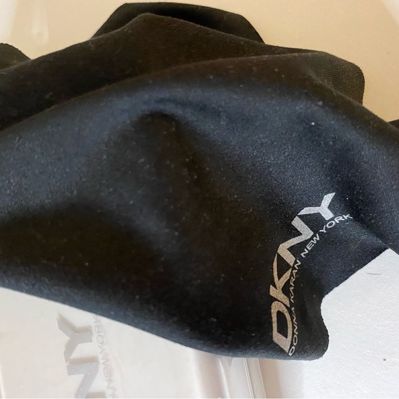 DKNY Clear/white Hard Glasses Case - Picture 4 of 10